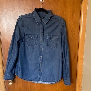 Banana Republic Women’s 's Casual Blue Button Down Shirt.